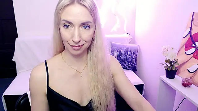 Show modela Cute_Smile_Shy na web-kameri