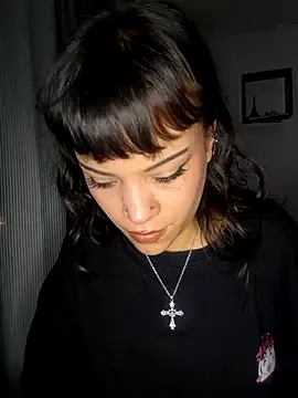 Seijacu Adlı Modelin Canlı XXX Sohbeti