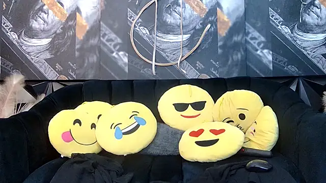 Lilmisbaddyxxx Adlı Modelin Canlı XXX Sohbeti