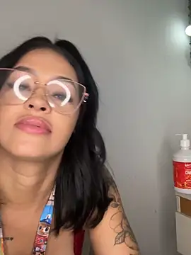 Lylyyy01 Adlı Modelin Canlı XXX Sohbeti