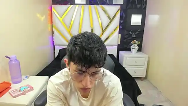 ElanGiraldo Webcam Show