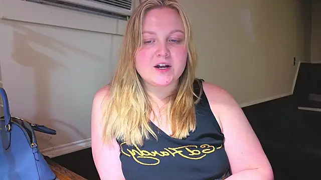 PhatAssBlond's Webcam Show