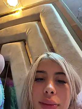 Chat +18 de YouCandiSumisa ao vivo