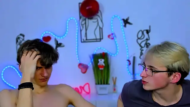 XXX chat uživo modela rico_steel