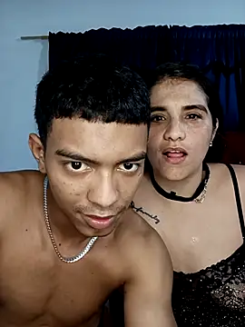 Show modela Nucita_hot69 na web-kameri