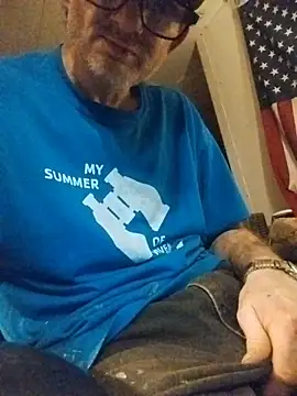 ROBERT0516 – Live XXX-chat