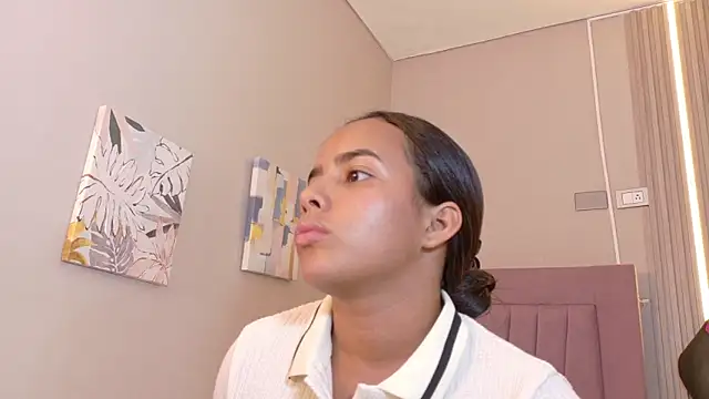 Roxy_Stonee's Live XXX Chat