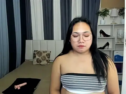 Živý XXX chat TsUncutKaren