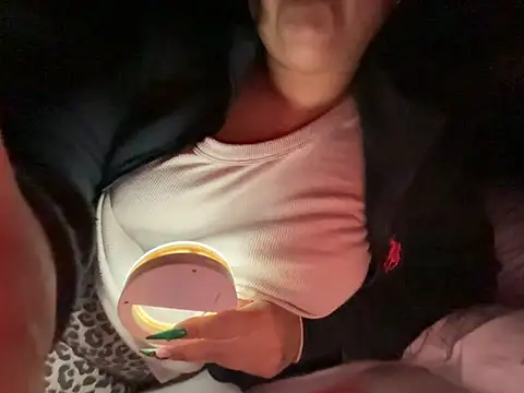 gatitalocahot élő XXX-chatje