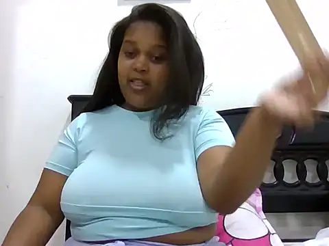 PerlaCurvasgrandes Webcam show
