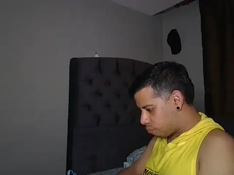 WILD_BIGCOCK35's Webcam Show