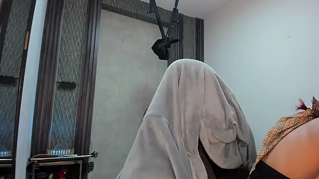 selene_red_ Adlı Modelin Canlı XXX Sohbeti