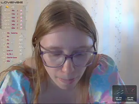 LustfulSarah Chat XXX live