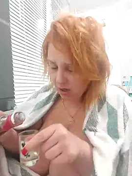 XXX chat uživo modela GingerFoxy