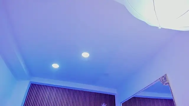 Chatroom XXX en direct de SelenaStonne