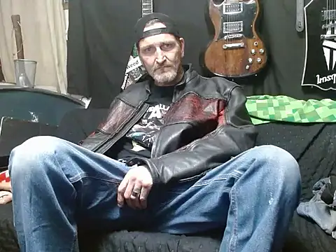 2Hot2gether69 élő XXX-chatje