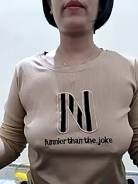 Pokazy przed kamerką – love_sexy090