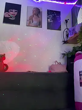 Chat +18 de violettahotass ao vivo