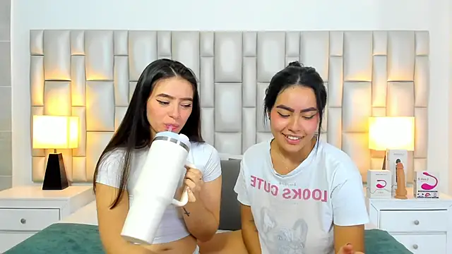 Živý XXX chat paola_katy_dicks