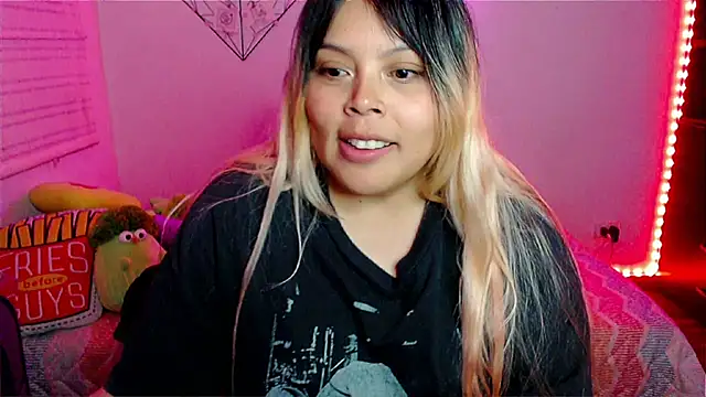 دردشة EllieMoonX الجنسية المباشرة