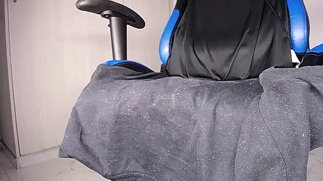 XXX chat uživo modela MAXJONES_2