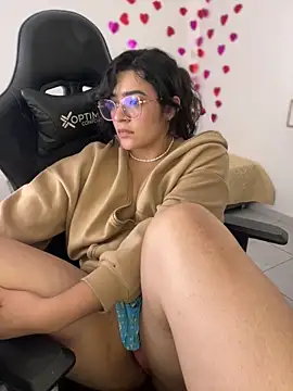 Lia_flowers live XXX chat