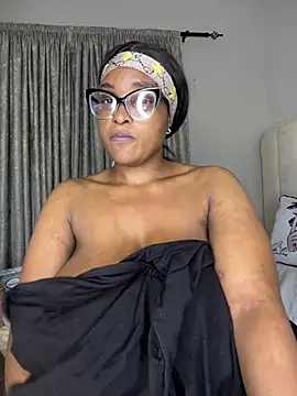 Bustygoddess32 现场XXX聊天