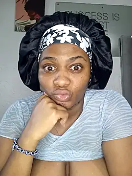 Chat +18 de CocoBootyyy ao vivo