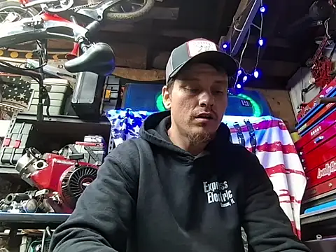 twistafatpipe's Webcam Show