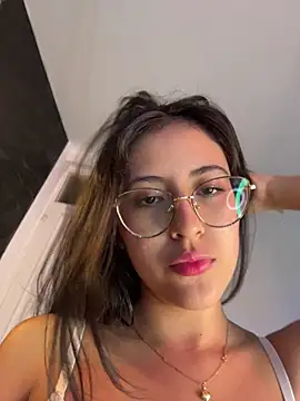 Chat +18 de Juanita-Diaz ao vivo