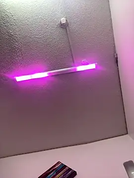 Živý XXX chat XBODTRIIPX