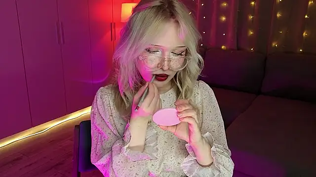 Mary_Piersen élő XXX-chatje