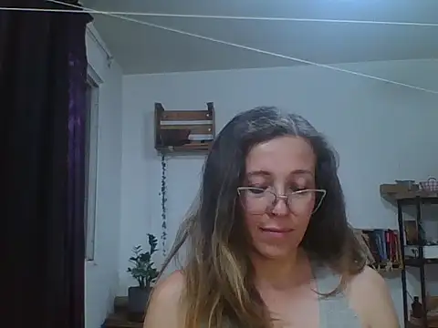 Chatroom XXX en direct de charlott_ponce