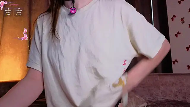 แชท XXX สดของ NaokoStifel