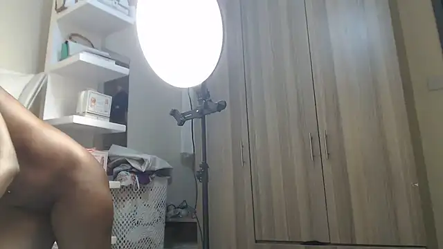 Chatroom XXX en direct de sweet_essin