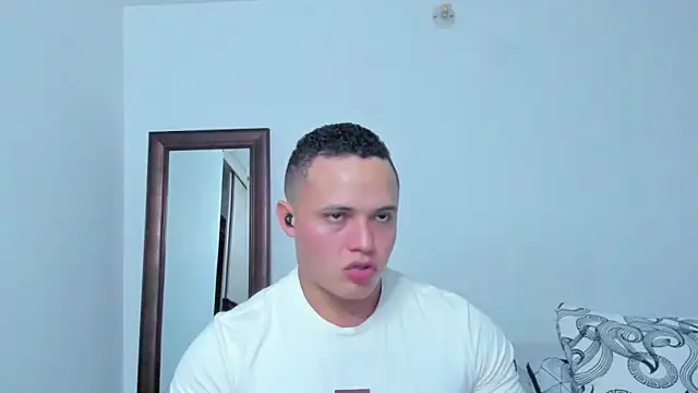 Chat XXX Live KingLevi01