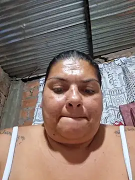 Juli_Powl Chat XXX in diretta