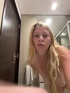 Chatroom XXX en direct de MichoneXxXok