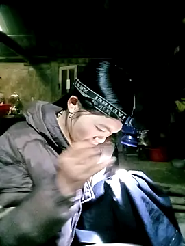 XXX chat uživo modela ngan-cute