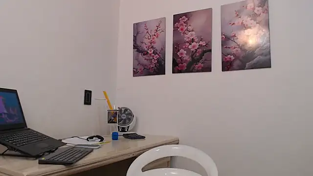 Czat XXX na żywo – abigail_f00x