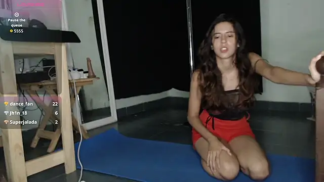 NinaRos37 Adlı Modelin Canlı XXX Sohbeti