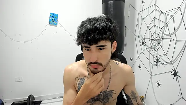 DmitriSanders Adlı Modelin Canlı XXX Sohbeti