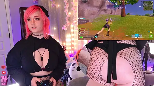 Angel-Lewd-Cake: онлайн-секс-чат