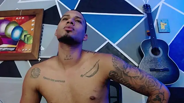 MagnusFrost Adlı Modelin Canlı XXX Sohbeti