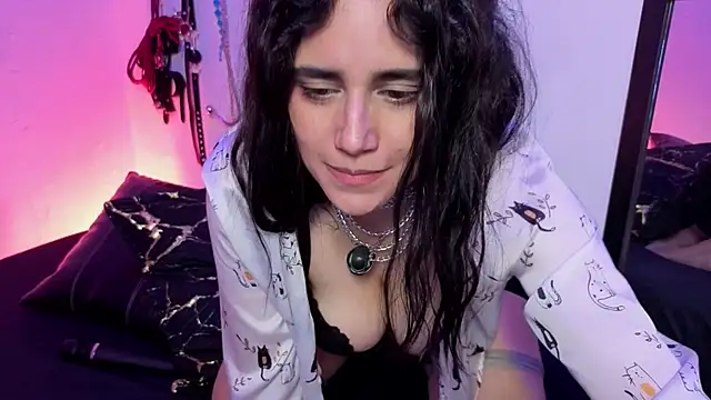 elowen_halley1 Show in webcam