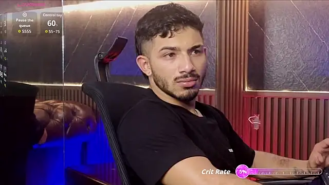 ArturoCardona_ Adlı Modelin Canlı XXX Sohbeti