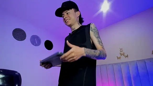 Nascary_Fox Adlı Modelin Canlı XXX Sohbeti