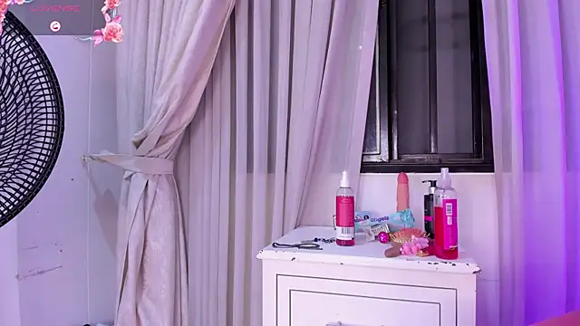 XXX chat uživo modela NatashaTaylor1