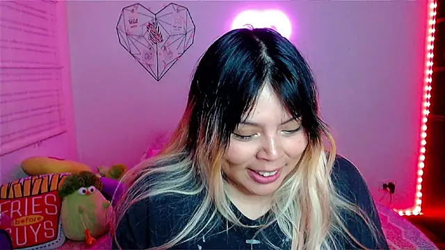 Chat XXX en directo de EllieMoonX