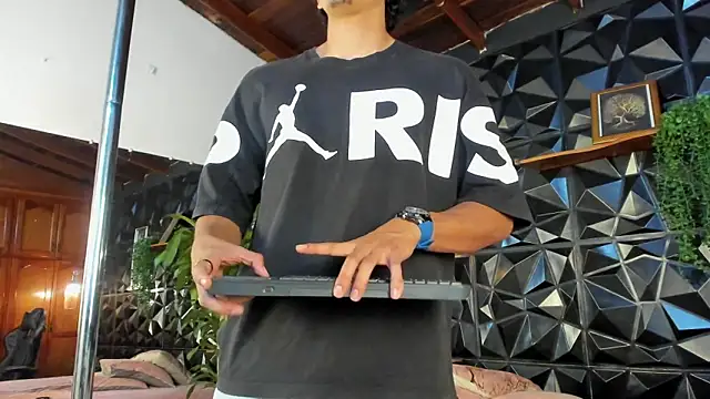 elliot_coltonのライブXXXチャット